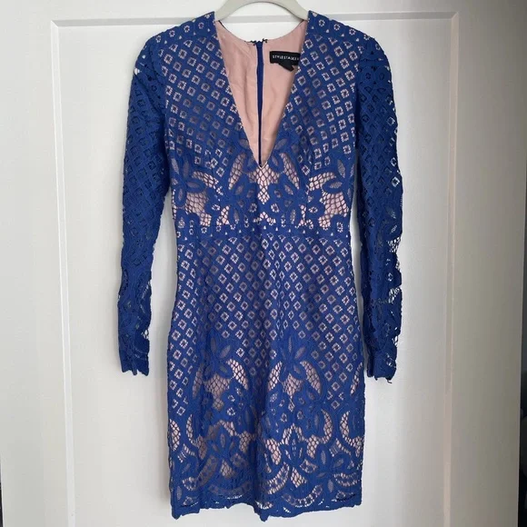 Stylestalker XS Long Sleeve Blue Lace Overlay Dress Stylestalker XS Long Sleeve Blue Lace Overlay Dress